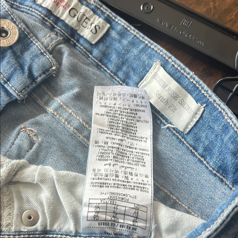 GUESS Distressed Skinny Jeans - Picture 2 of 4